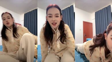 魔手外购 最新疯狂抖音倒立嘘嘘 各种不为人知精彩漏点 PK中裸体舞动乳粒私处一饱眼福 真空瑜伽性感蜜臀 (100)